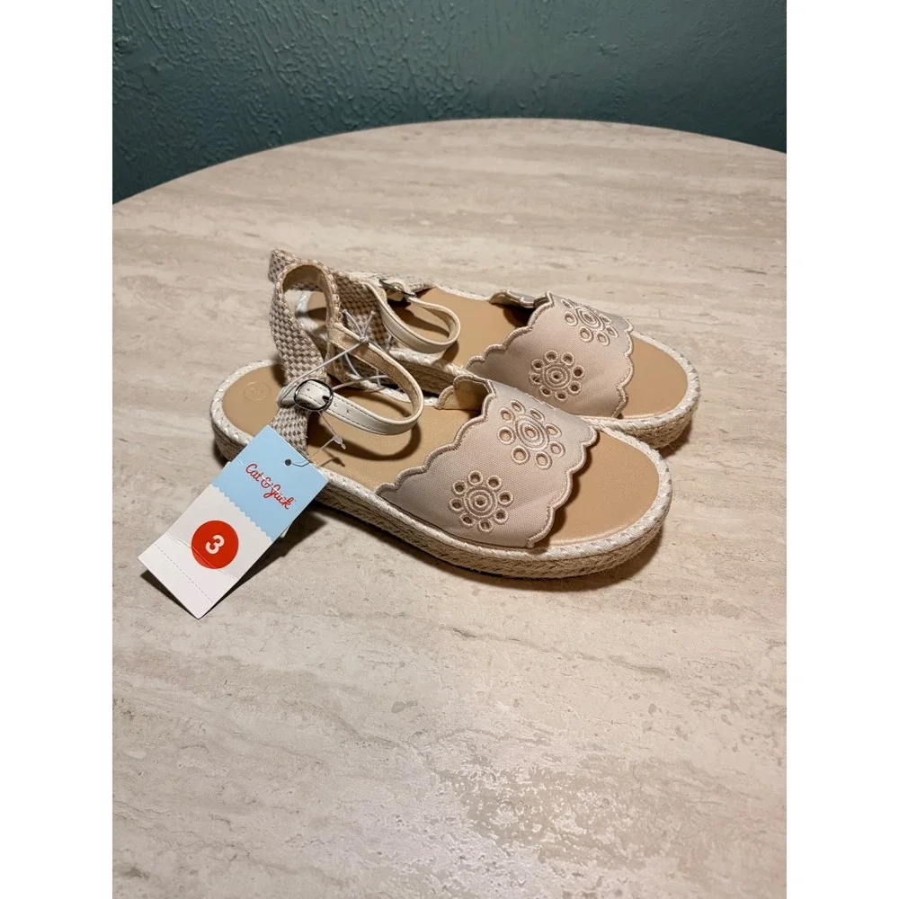 Cat & Jack Girls Beige Eyelet Scalloped Espadrille Platform Sandals Size 3 NWT